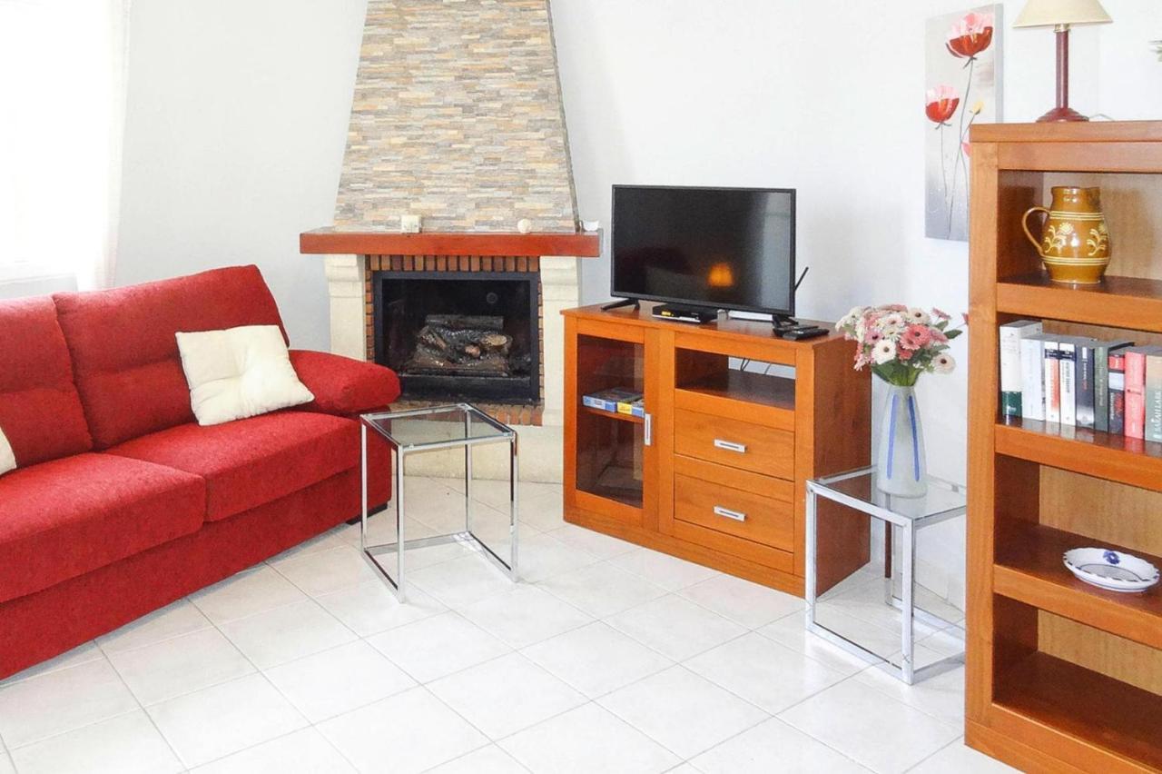Nhà nghỉ Holiday Home,